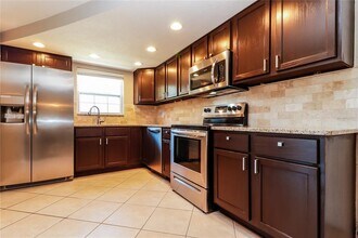 3208 Primrose Dr in Holiday, FL - Building Photo - Building Photo