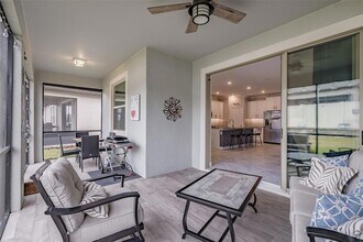 31565 Cannon Rush Dr in San Antonio, FL - Foto de edificio - Building Photo