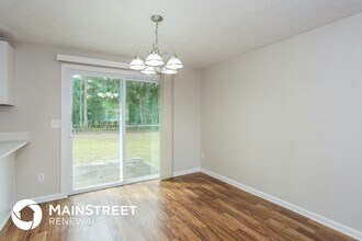 9572 Spottswood Rd W in Jacksonville, FL - Foto de edificio - Building Photo