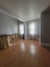 350 Dyer Ave in Cranston, RI - Building Photo - Building Photo