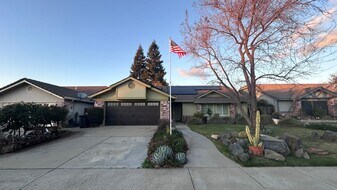 4609 Wessex Ln in Salida, CA - Building Photo