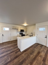 1623 S Duck Cir in Wasilla, AK - Foto de edificio - Building Photo