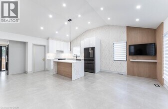 174 Roxborough Ave in Hamilton, ON - Building Photo - Building Photo