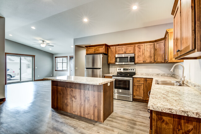 1671 115th St, Unit 1671 in Chippewa Falls, WI - Building Photo - Building Photo