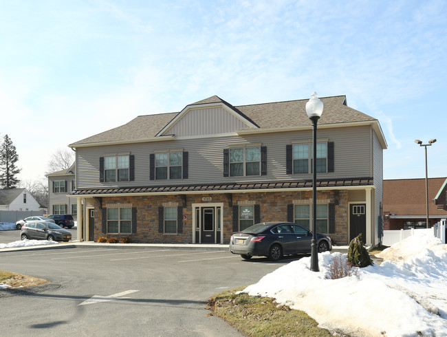 Tower Place Apartments in Schenectady, NY - Foto de edificio - Building Photo