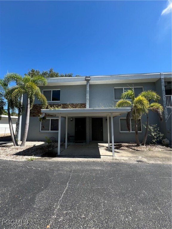 property at 1825 Oak Ln