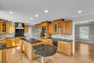 6 Heather Hill Way in Mendham, NJ - Building Photo - Building Photo