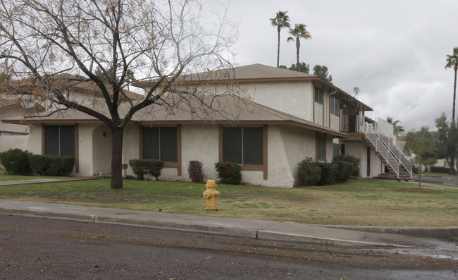 3302 W Loma Ln in Phoenix, AZ - Building Photo - Building Photo