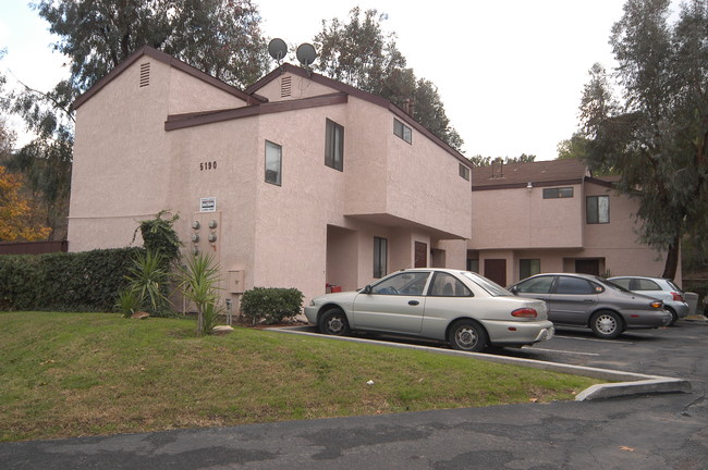 Plum Tree Apartments in Riverside, CA - Building Photo - Building Photo