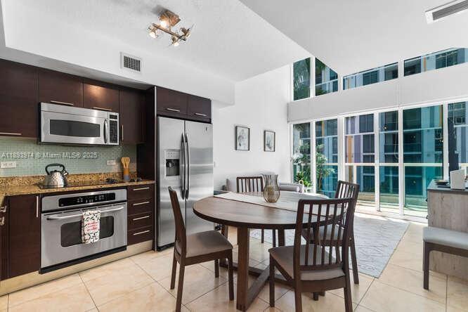 41 SE 5th St, Unit 308 in Miami, FL - Building Photo