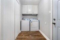 1906 N Main St photo'