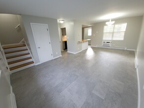 701 N Main St, Unit B in Germantown, OH - Foto de edificio - Building Photo