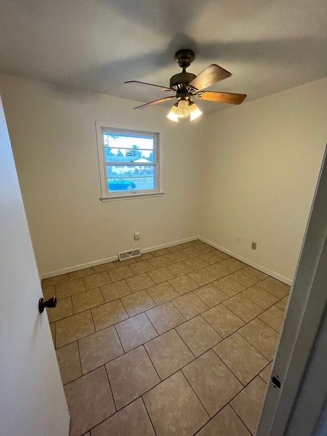 7602 Orion St in Loves Park, IL - Building Photo - Building Photo
