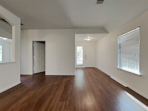 2415 Hiacintas Way in Houston, TX - Building Photo - Building Photo