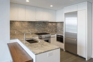 320 ADOLPHUS Ave in Cliffside Park, NJ - Building Photo - Building Photo