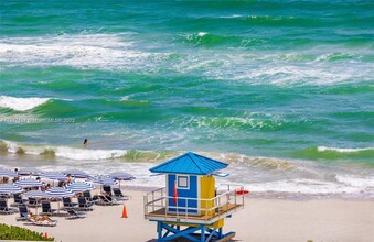 3801 S Ocean Dr, Unit OCEAN BEACH 8 in Hollywood, FL - Foto de edificio - Building Photo