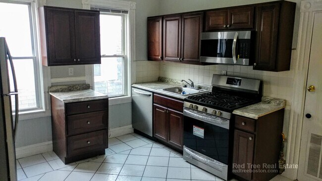 4 Dalrymple St in Boston, MA - Building Photo - Building Photo