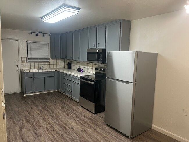 276 Northwoods Ave, Unit 282