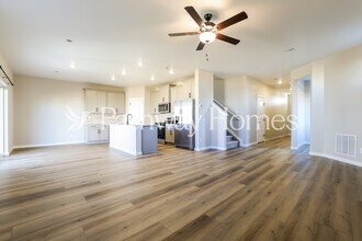 17931 E 94th Ave in Commerce City, CO - Foto de edificio - Building Photo