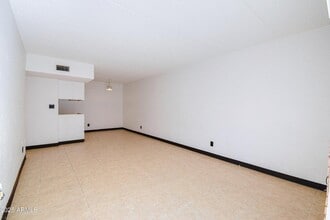 3416 N 44th St in Phoenix, AZ - Foto de edificio - Building Photo