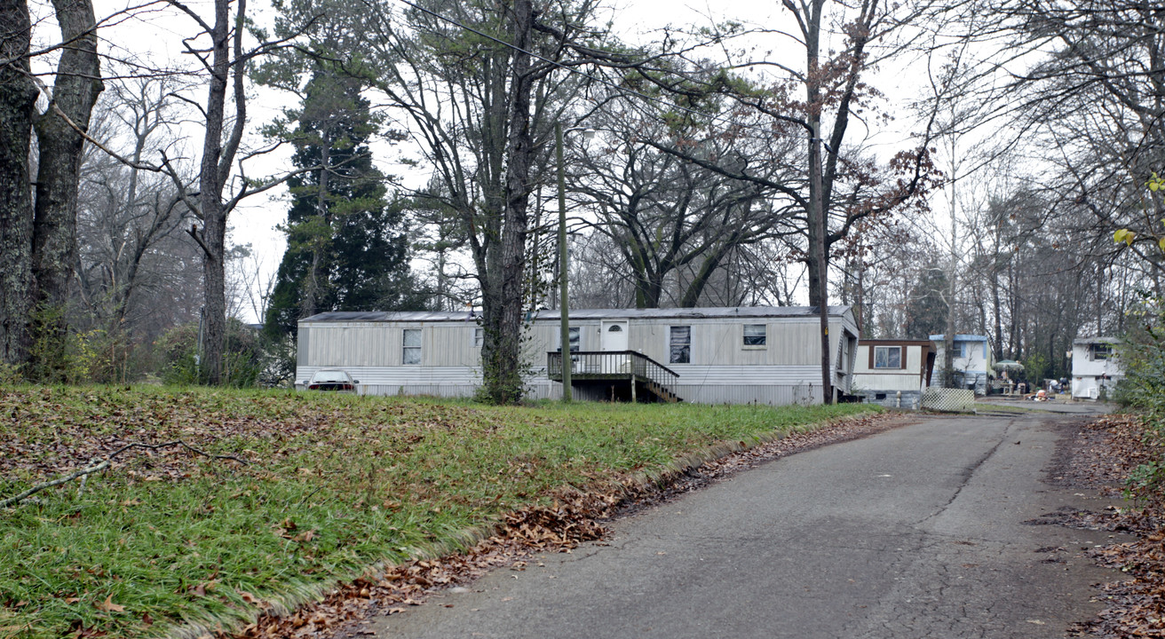 7724 Clinton Hwy in Powell, TN - Building Photo