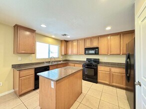 5517 Roans Prairie St in North Las Vegas, NV - Building Photo - Building Photo