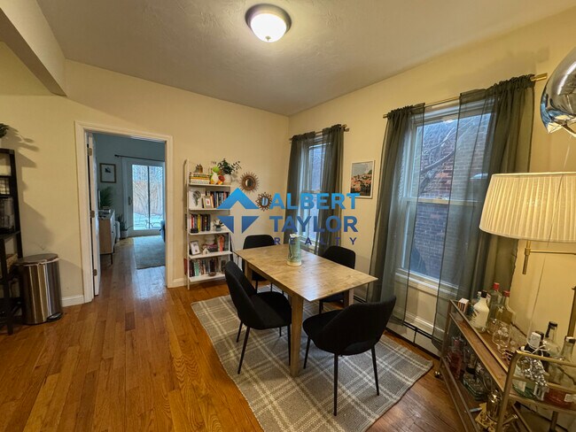 58 Medford St, Unit 1 in Somerville, MA - Building Photo - Building Photo