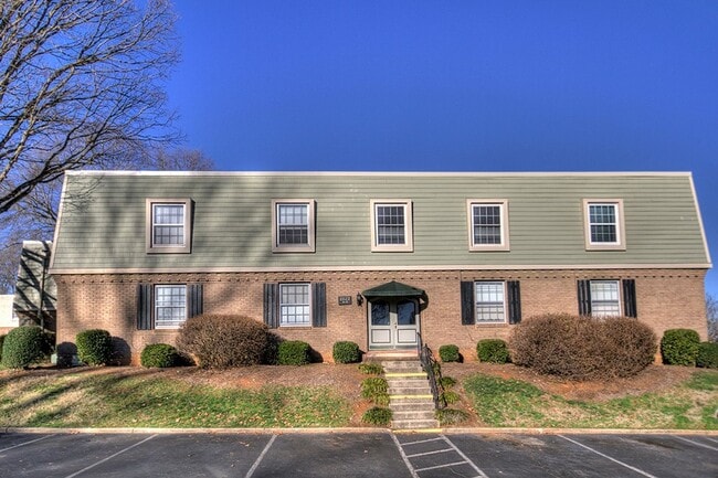 property at 2622 Park Rd
