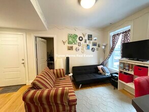 836 Huntington Ave, Unit 1 in Boston, MA - Foto de edificio - Building Photo