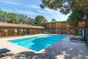 San Montego in El Paso, TX - Building Photo