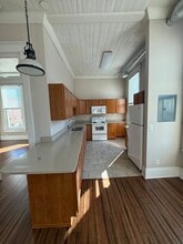 102 E Michigan Ave, Unit 2 in Marshall, MI - Building Photo - Building Photo