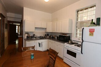 1326 N Claremont Ave in Chicago, IL - Foto de edificio - Building Photo
