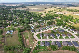 113 Callie St in Smithville, TX - Building Photo - Building Photo