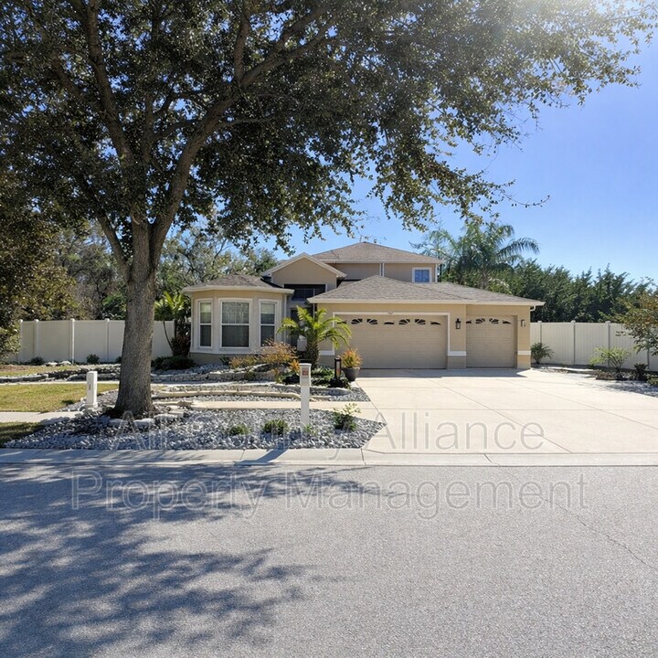 7532 Blue Spring Dr in Land O Lakes, FL - Building Photo
