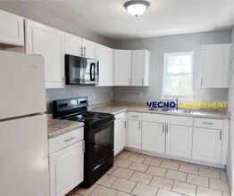 302 Cooper St in San Antonio, TX - Building Photo - Building Photo