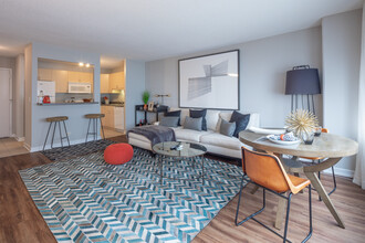 Park Michigan - 1212 S Michigan Ave in Chicago, IL - Building Photo - Interior Photo
