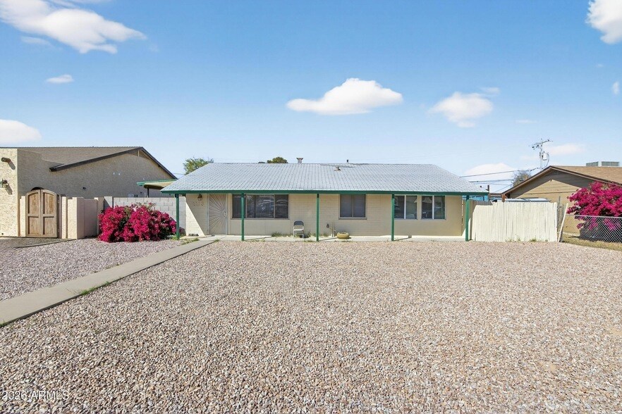 1113 N Coolidge Ave in Casa Grande, AZ - Foto de edificio