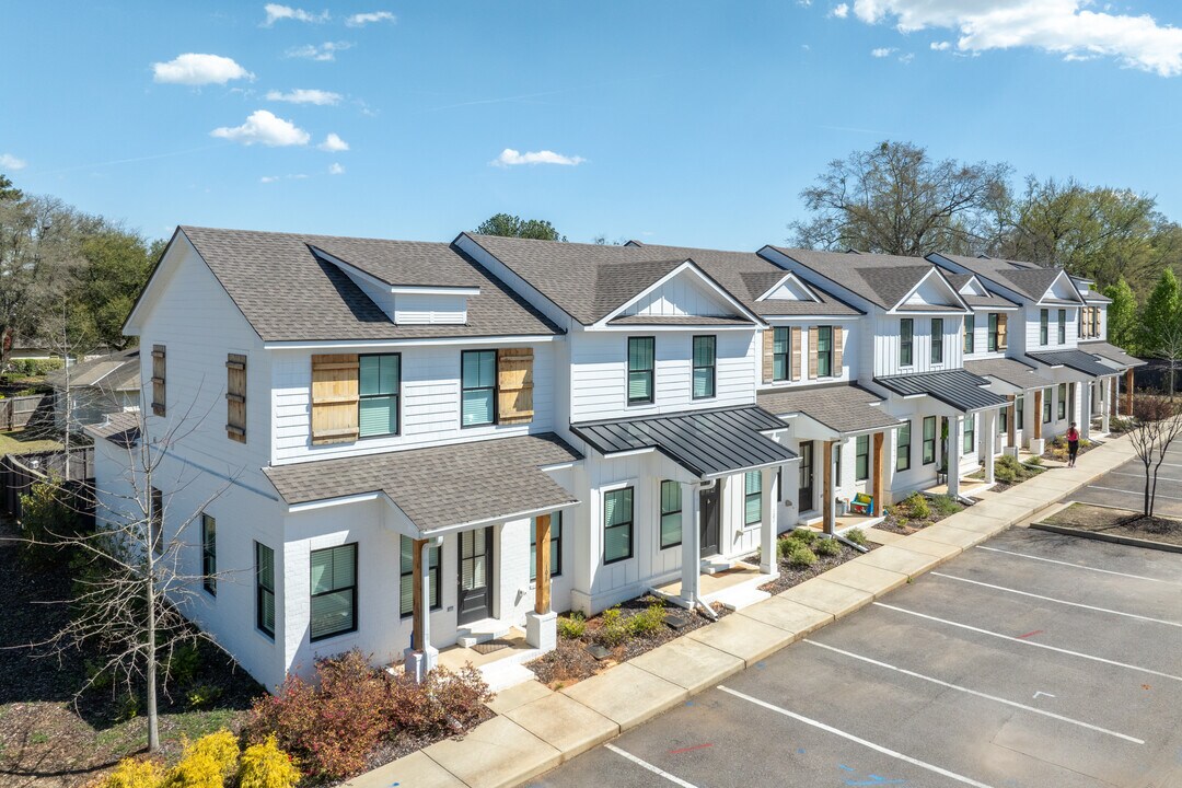 The Ridge in Tuscaloosa, AL - Building Photo