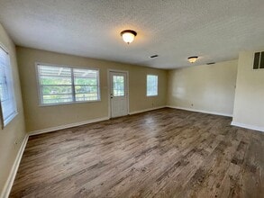 4750 Halls Mill Rd in Mobile, AL - Building Photo - Building Photo