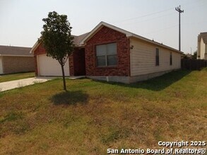 6303 Heathers Run in San Antonio, TX - Building Photo - Building Photo