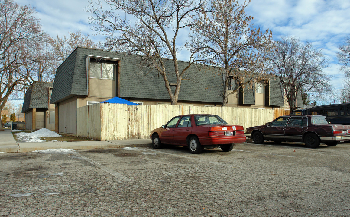 Evergreen Apartments in Boise, ID - Building Photo