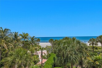 3739 Collins Ave in Miami Beach, FL - Building Photo - Building Photo