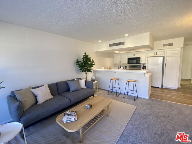 1655 E Palm Canyon Dr