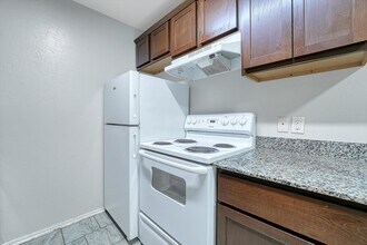 Apple Creek Apartments in Altus, OK - Building Photo - Building Photo