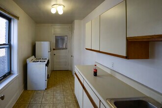 2439 W Logan Blvd in Chicago, IL - Building Photo - Building Photo