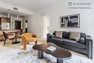 388 Santana Row, Unit SI FL2-ID2040 in San Jose, CA - Foto de edificio - Building Photo