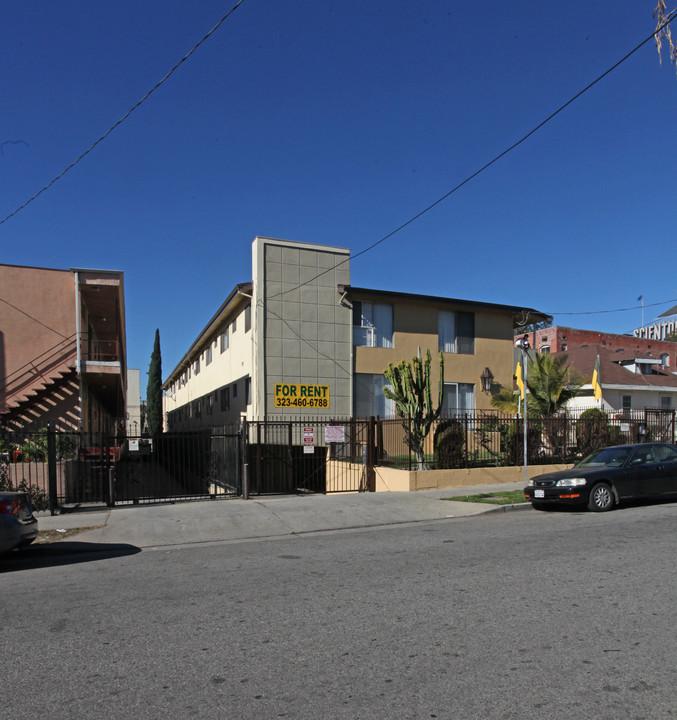 1241 N New Hampshire Ave in Los Angeles, CA - Building Photo