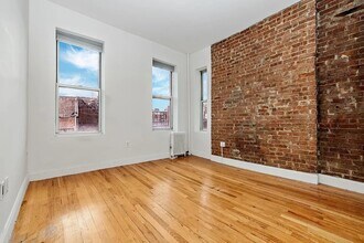 240 Sullivan St in New York, NY - Building Photo - Building Photo