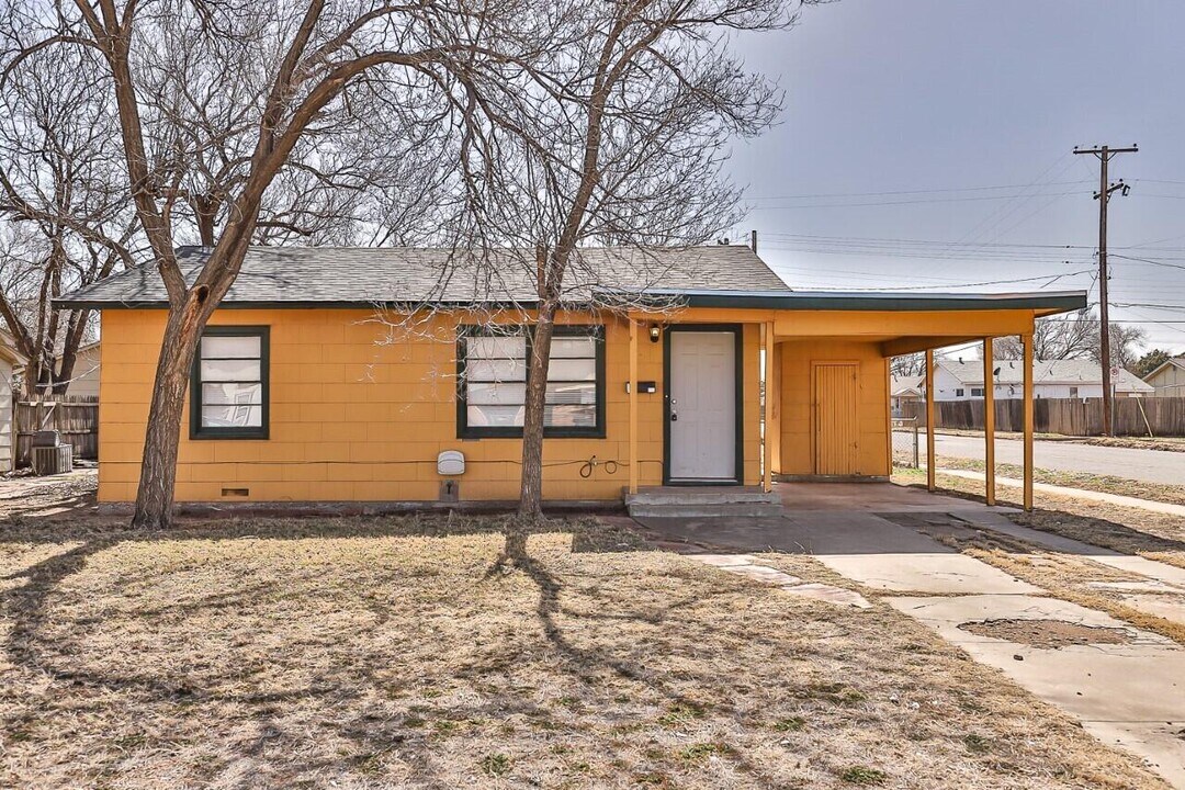 4823 35th St in Lubbock, TX - Building Photo