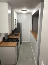 2116 Kemper Ln, Unit 9 in Cincinnati, OH - Building Photo - Building Photo